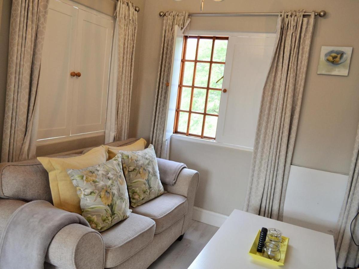 By The Way Guesthouse Clarens Exteriör bild