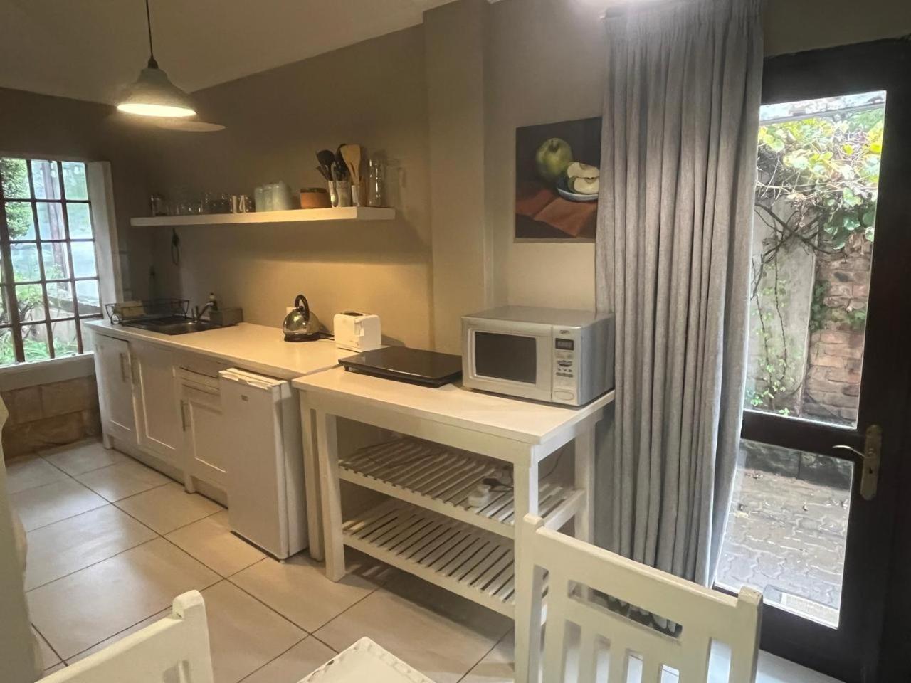 By The Way Guesthouse Clarens Exteriör bild