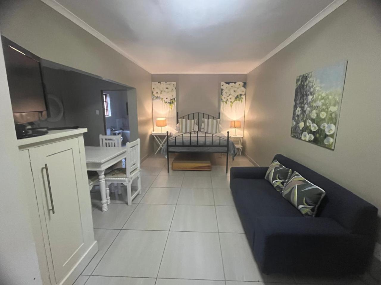 By The Way Guesthouse Clarens Exteriör bild