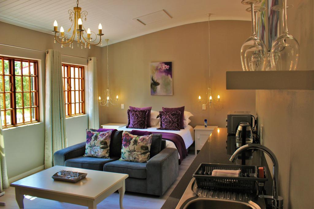 By The Way Guesthouse Clarens Exteriör bild
