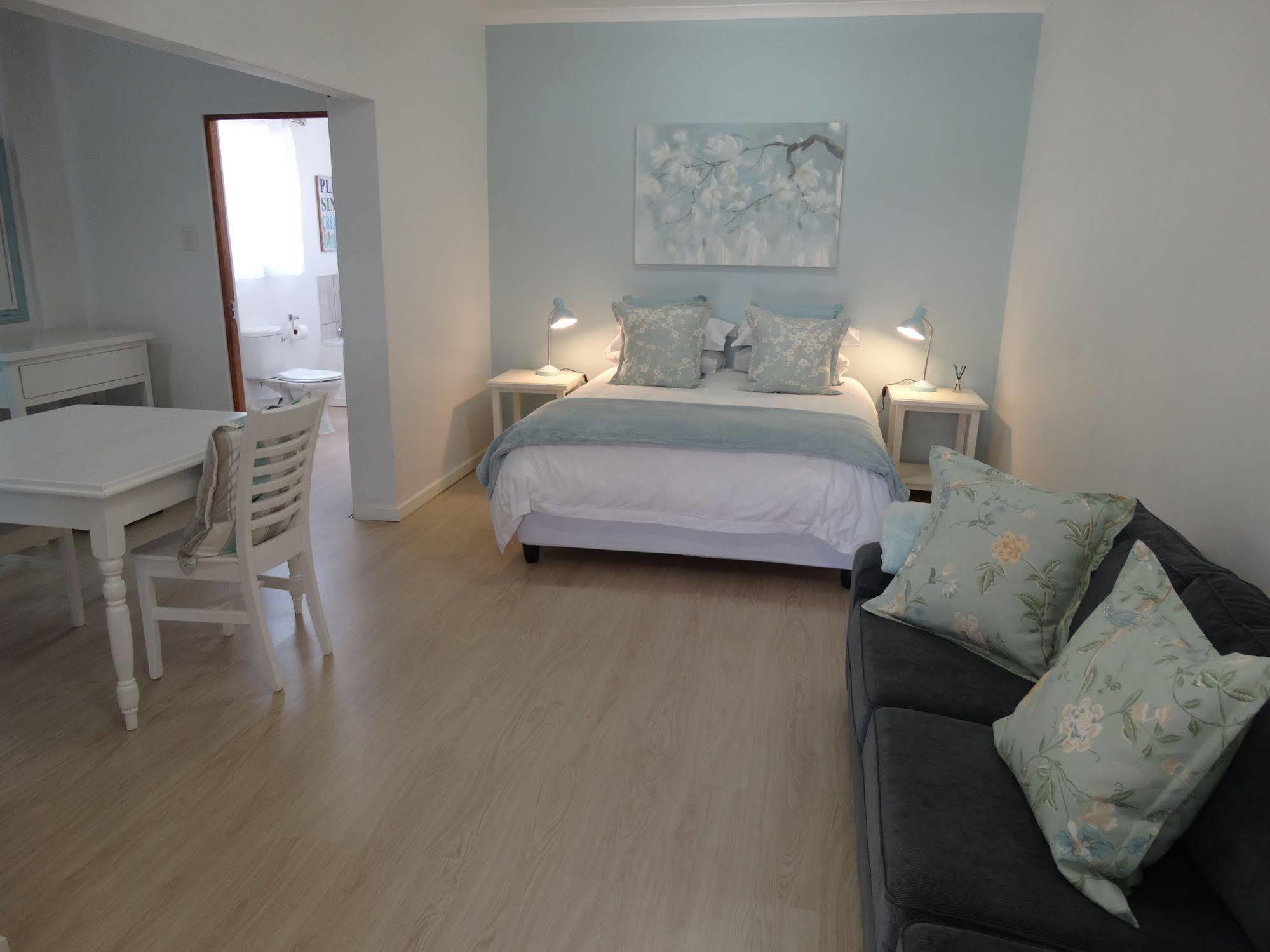By The Way Guesthouse Clarens Exteriör bild