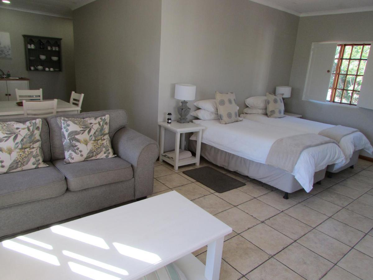 By The Way Guesthouse Clarens Exteriör bild