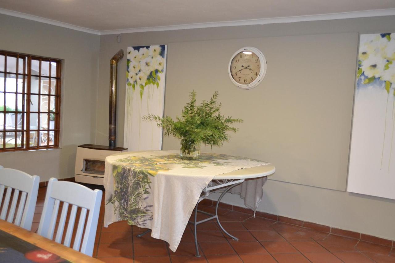 By The Way Guesthouse Clarens Exteriör bild