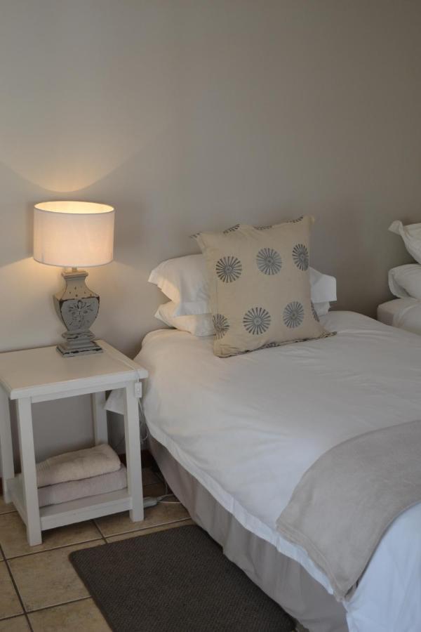 By The Way Guesthouse Clarens Exteriör bild