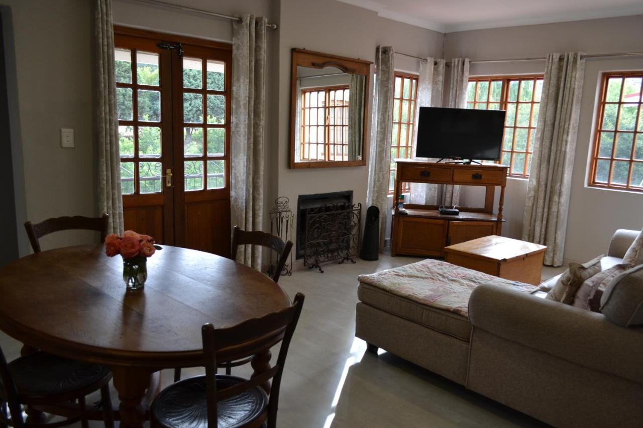 By The Way Guesthouse Clarens Exteriör bild